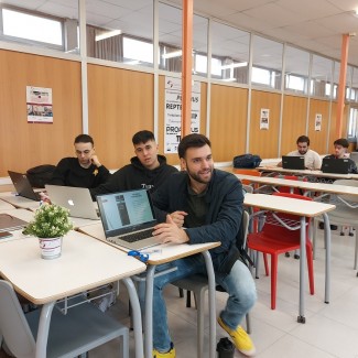 TEXTBOPRO i EQUIPALMA - Las empresas de Grado Medio de Administración