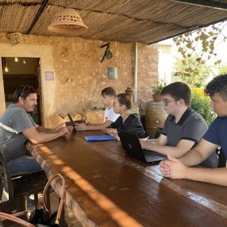 TEXTBOPRO i EQUIPALMA - Las empresas de Grado Medio de Administración